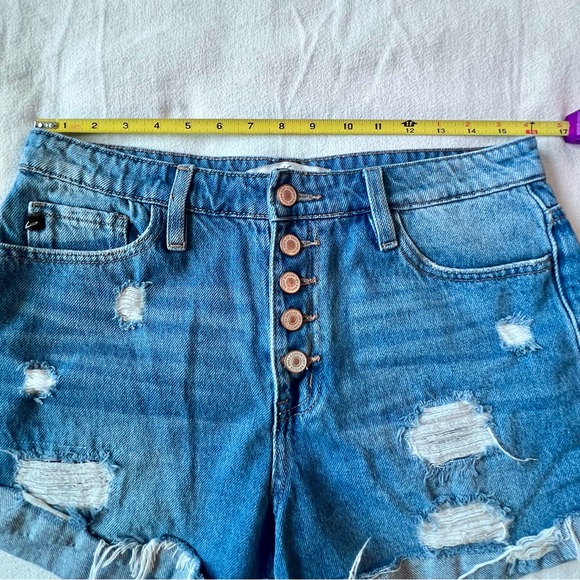 Kancan Porsha High Rise Button Fly Distressed Denim Shorts Medium Blue Sz 9/28 - Picture 8 of 9